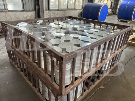 เพียว 1050 เครื่องครัวอะลูมิเนียมวงกลม H14 1/4 Hard Alloy Silvery Plain Surface