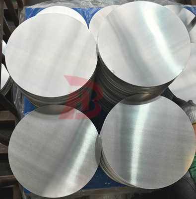 ผิวที่ทําสําเร็จจากโรงงาน 3000 ซีรีส์ อลูมิเนียมดิสก์ Temper HO Anti Rust Surface สําหรับเครื่องสะท้อนแสงจราจร
