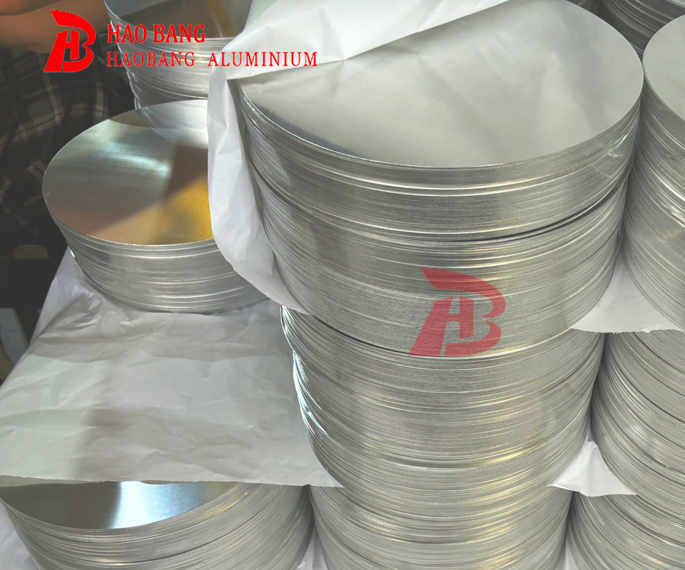 ผิวเคลือบ B209 ASTM 3003 8011 1050 1100 1060 วงกลมแผ่นอลูมิเนียมสําหรับกระทะที่ไม่ติด