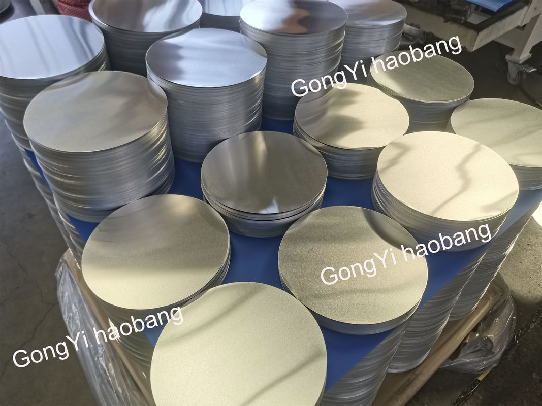 อัลลูมิเนียมดิสก์ความเรียบสูง 1050/3003 สารสกัด O H12 อุณหภูมิ CC DC วัสดุ ลึกการวาดทนต่อการแตก กว้างตามสั่งสําหรับถัง กระทะ การตีพิมพ์อุตสาหกรรม