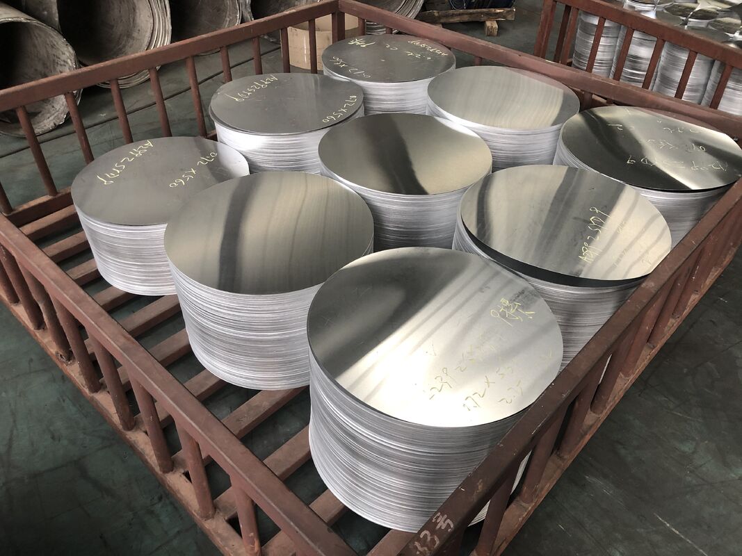 สายโค้ลอลูมิเนียมหนา 0.3-6 มิลลิเมตรและวงกลมกลมขนาด 80-1600 มิลลิเมตรสําหรับเครื่องครัวระดับสูง